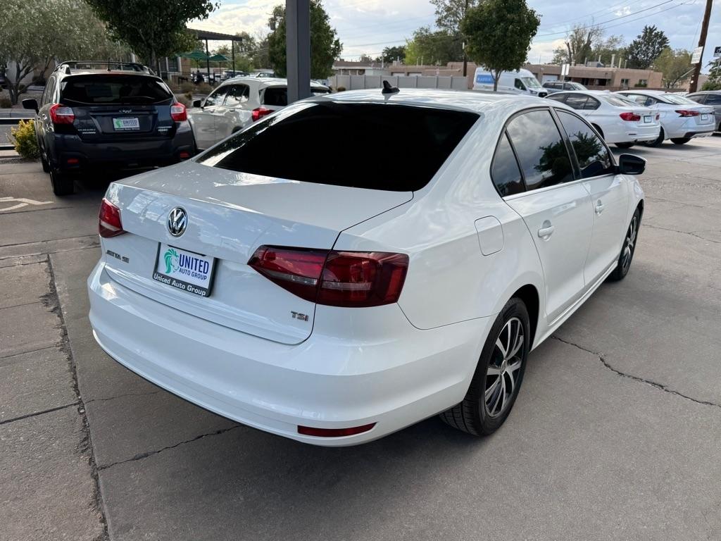 Volkswagen Jetta 1.4T SE 6A 2017