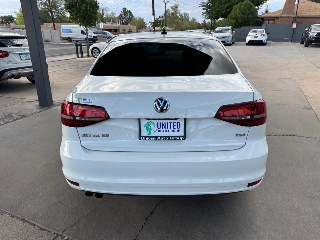 Volkswagen Jetta 1.4T SE 6A 2017