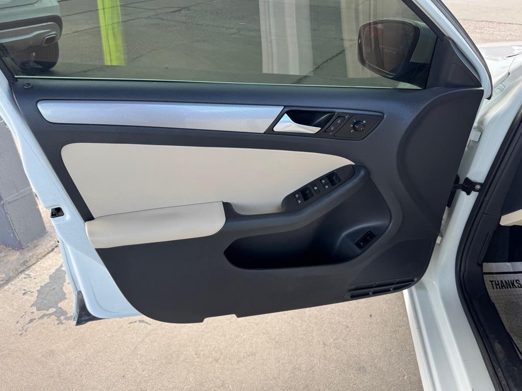 Volkswagen Jetta 1.4T SE 6A 2017