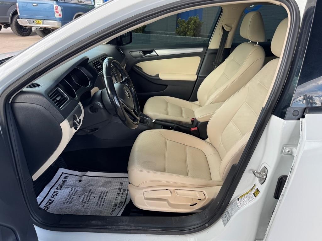 Volkswagen Jetta 1.4T SE 6A 2017