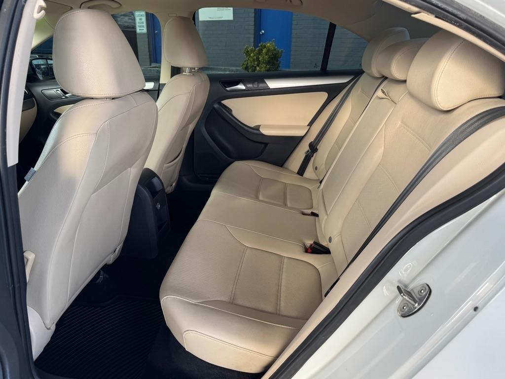 Volkswagen Jetta 1.4T SE 6A 2017