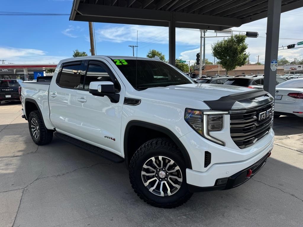 GMC Sierra 1500 4WD Crew Cab 147" AT4 2023