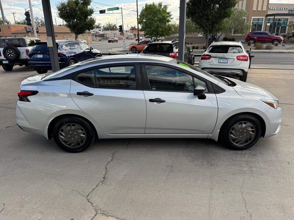 Nissan Versa S CVT 2020