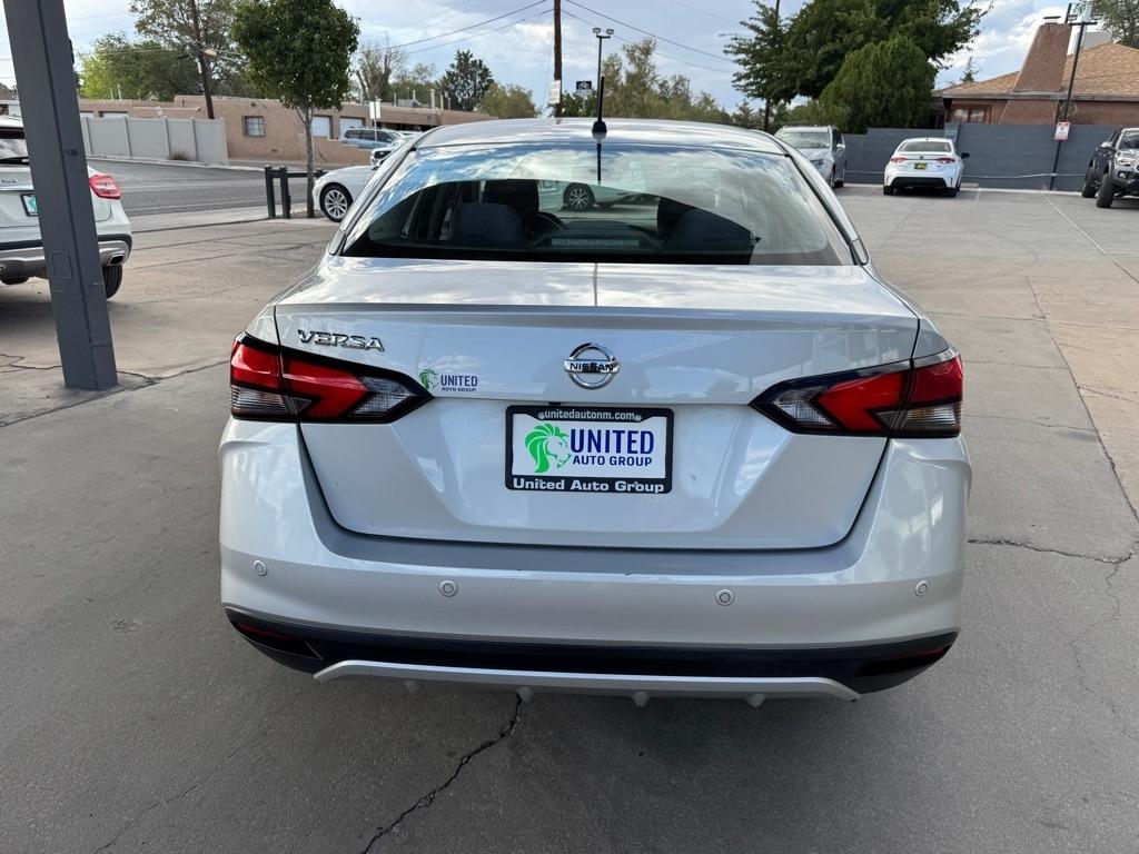 Nissan Versa S CVT 2020
