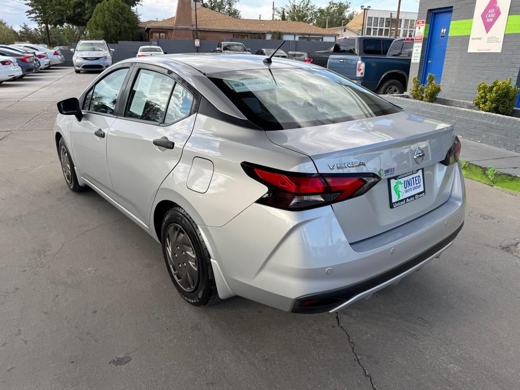 Nissan Versa S CVT 2020