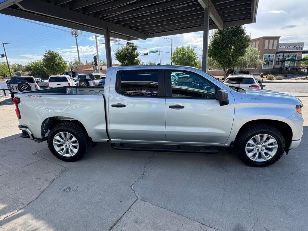 Chevrolet Silverado 1500 4WD Crew Cab 147" Custom 2022