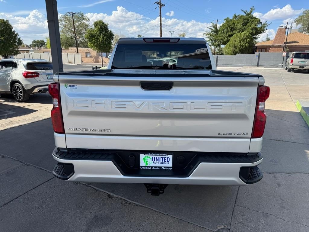 Chevrolet Silverado 1500 4WD Crew Cab 147" Custom 2022