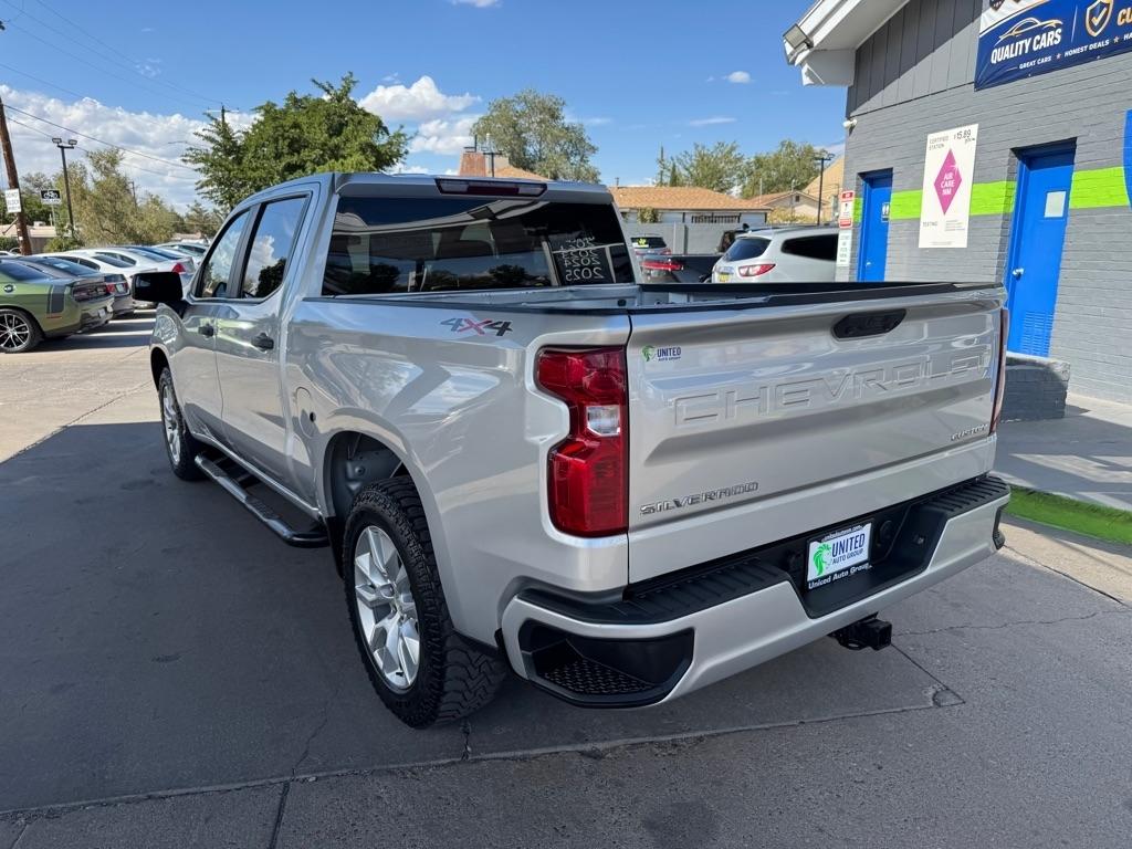 Chevrolet Silverado 1500 4WD Crew Cab 147" Custom 2022