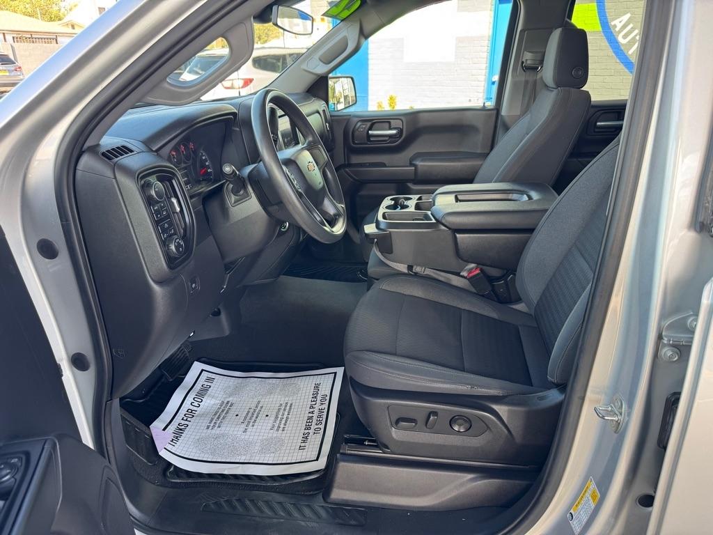 Chevrolet Silverado 1500 4WD Crew Cab 147" Custom 2022