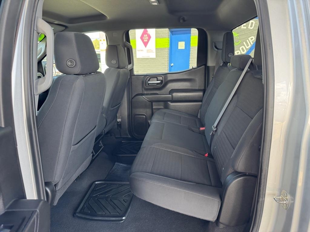 Chevrolet Silverado 1500 4WD Crew Cab 147" Custom 2022