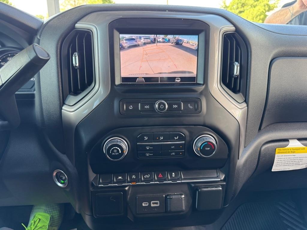 Chevrolet Silverado 1500 4WD Crew Cab 147" Custom 2022