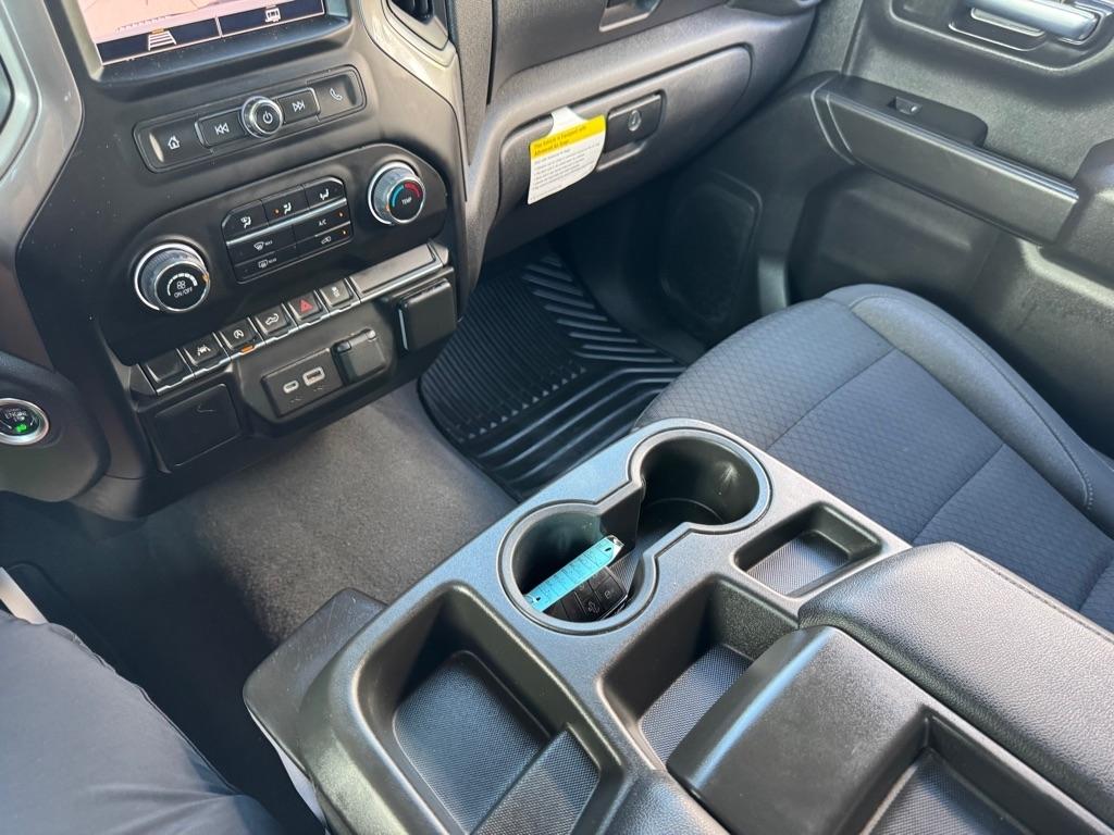 Chevrolet Silverado 1500 4WD Crew Cab 147" Custom 2022