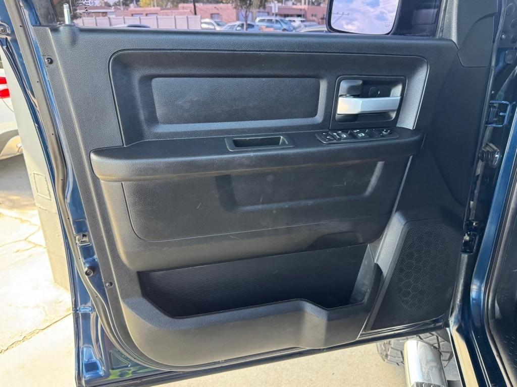 RAM 2500 Tradesman 4x4 Crew Cab 6'4" Box 2019