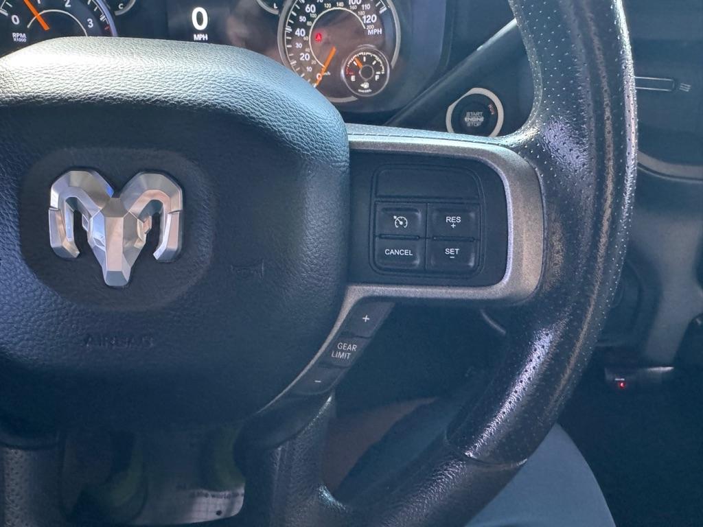 RAM 2500 Tradesman 4x4 Crew Cab 6'4" Box 2019