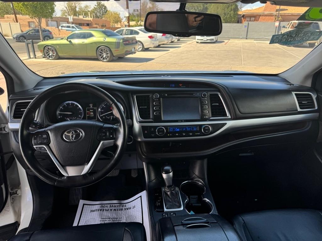 Toyota Highlander FWD 4dr V6 XLE (Natl) 2015