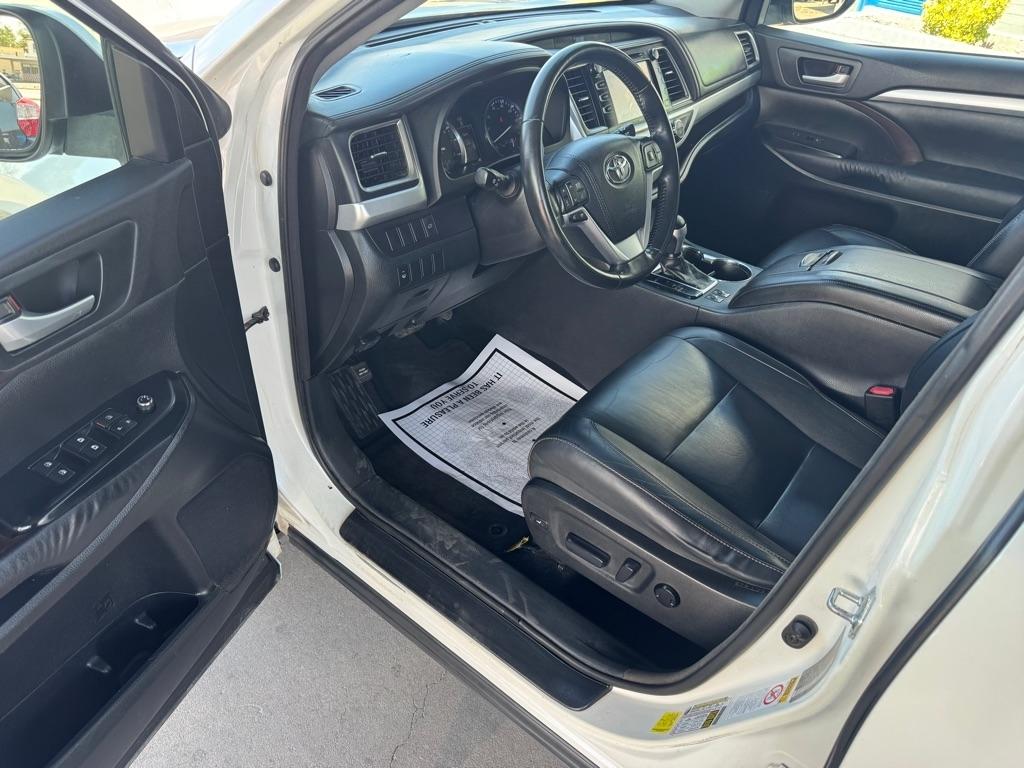 Toyota Highlander FWD 4dr V6 XLE (Natl) 2015
