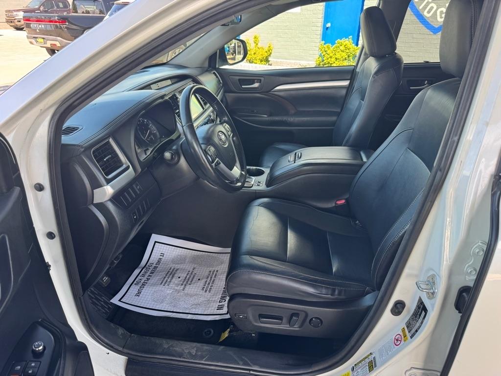 Toyota Highlander FWD 4dr V6 XLE (Natl) 2015