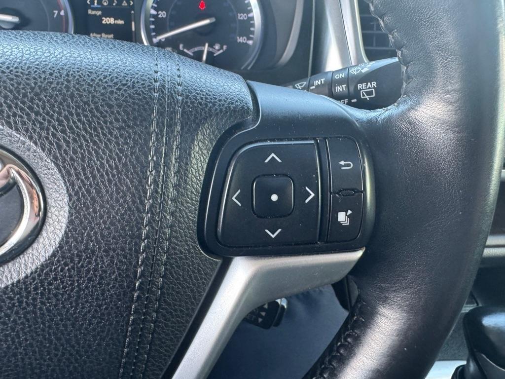 Toyota Highlander FWD 4dr V6 XLE (Natl) 2015