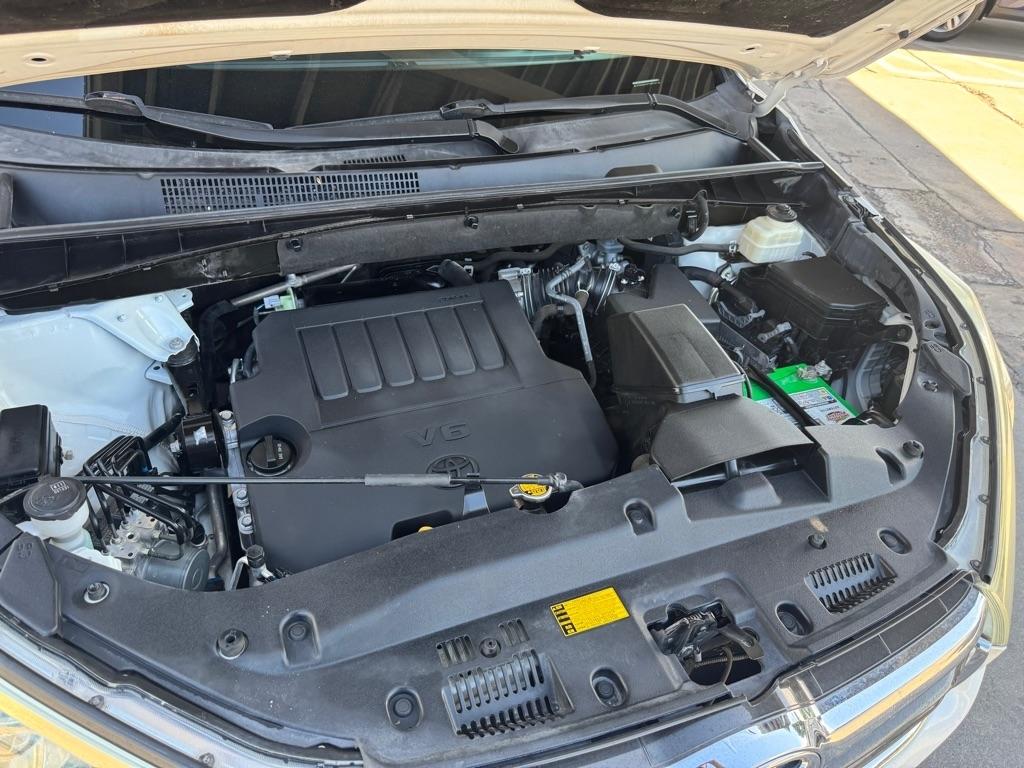 Toyota Highlander FWD 4dr V6 XLE (Natl) 2015