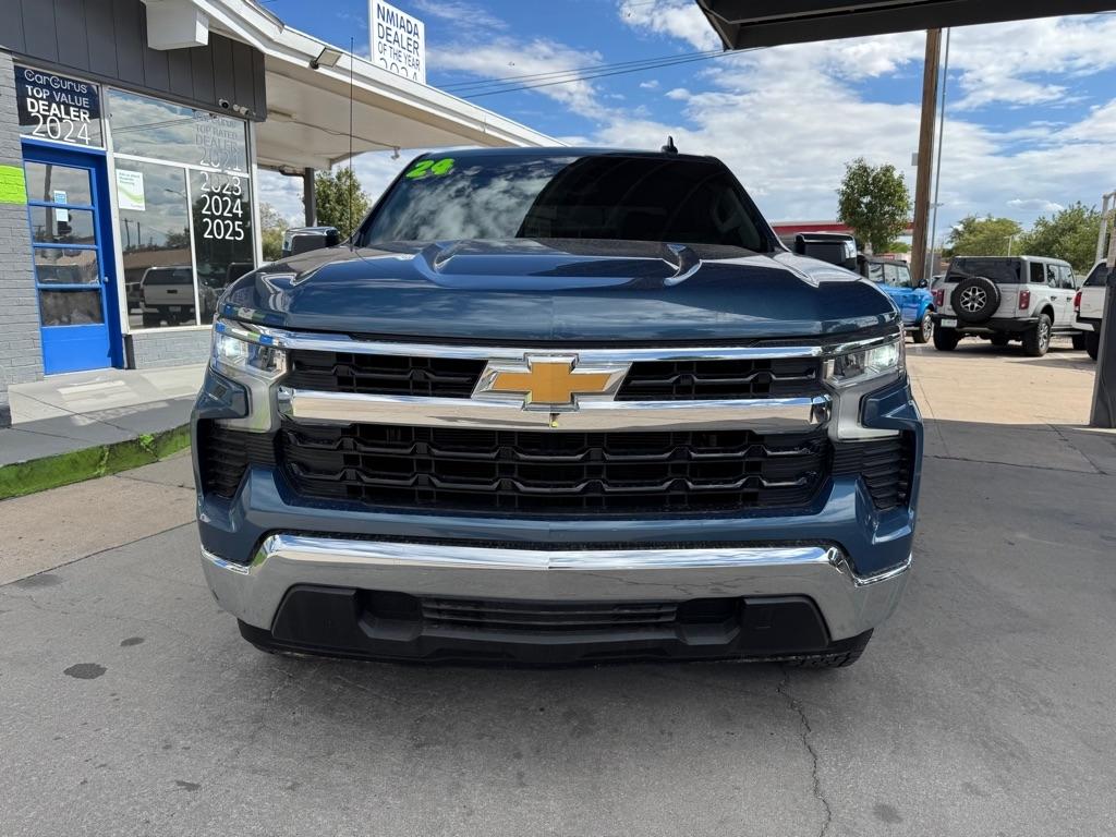 Chevrolet Silverado 1500 2WD Crew Cab 147" LT 2024