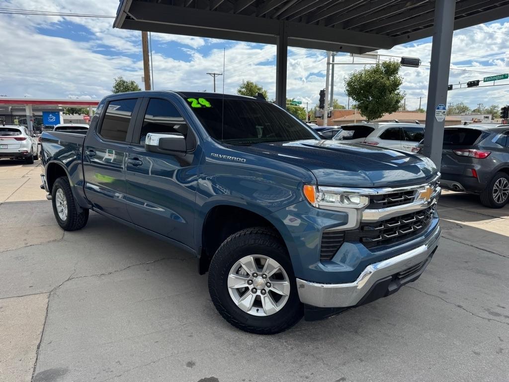 Chevrolet Silverado 1500 2WD Crew Cab 147" LT 2024