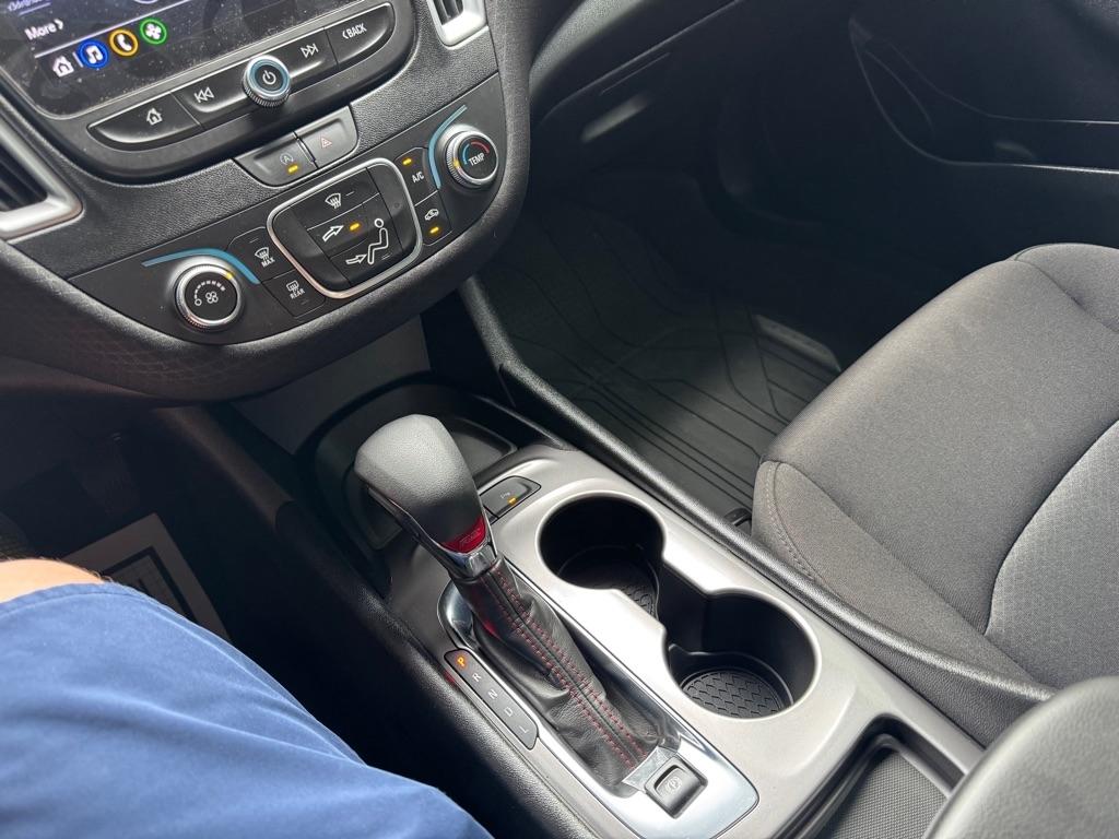 Chevrolet Malibu 4dr Sdn RS 2024