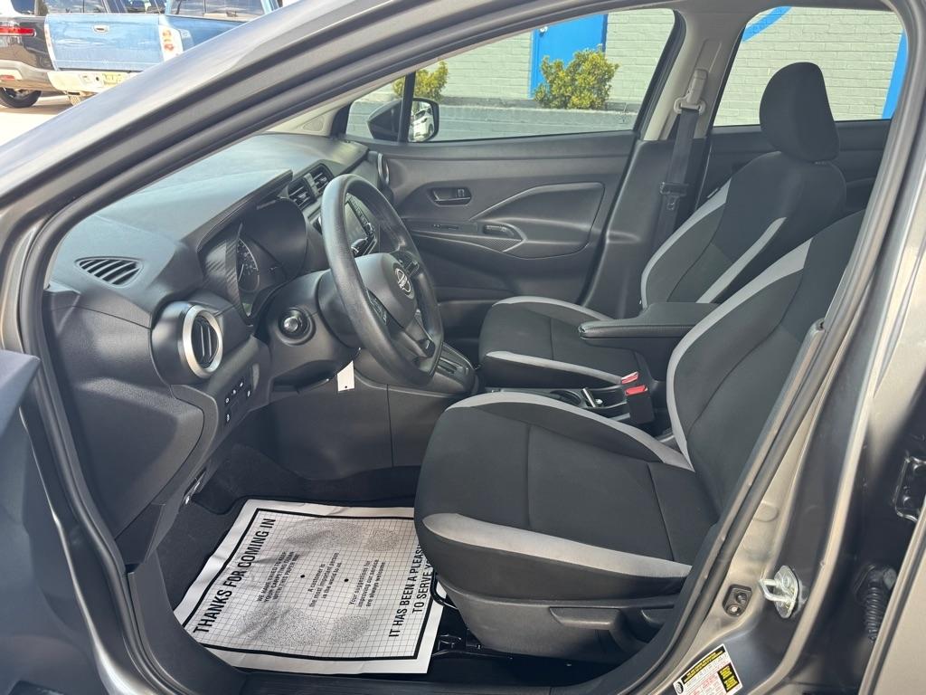 Nissan Versa S CVT 2025