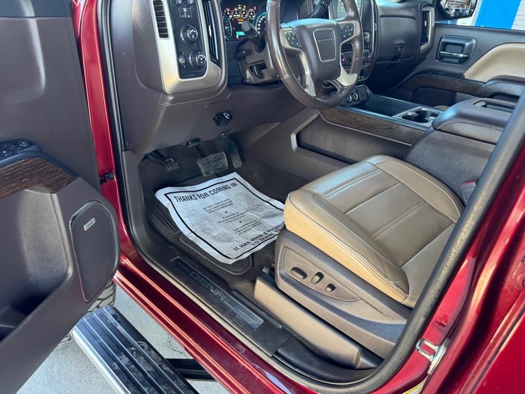 GMC Sierra 1500 4WD Crew Cab 143.5" Denali 2017