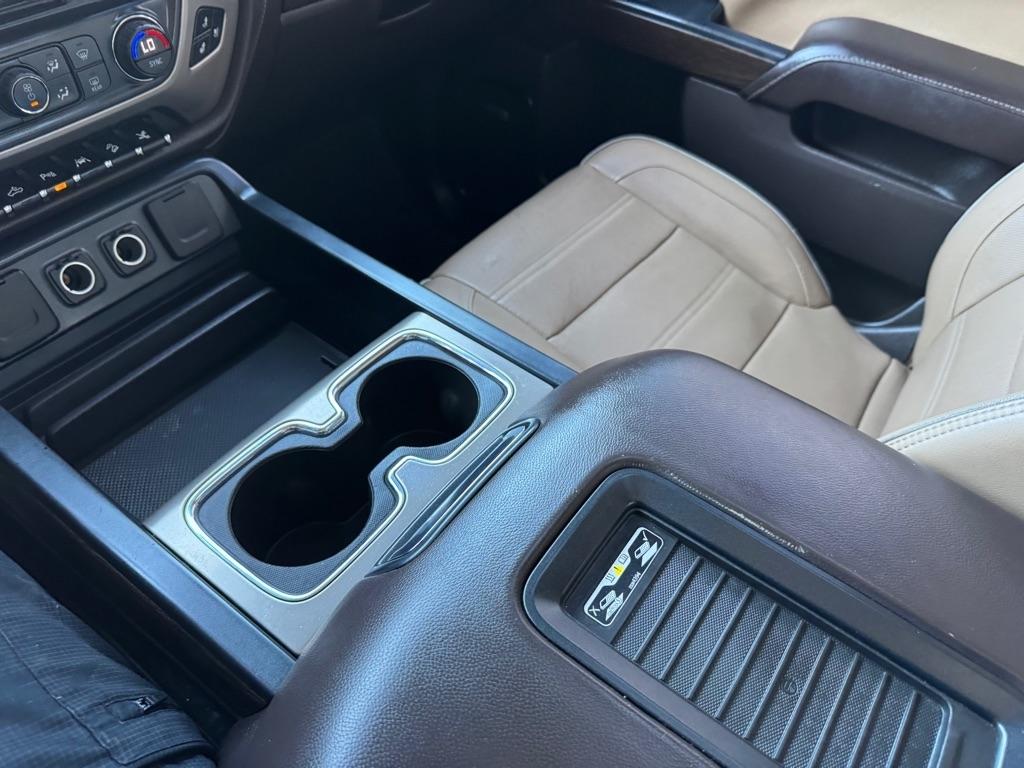 GMC Sierra 1500 4WD Crew Cab 143.5" Denali 2017