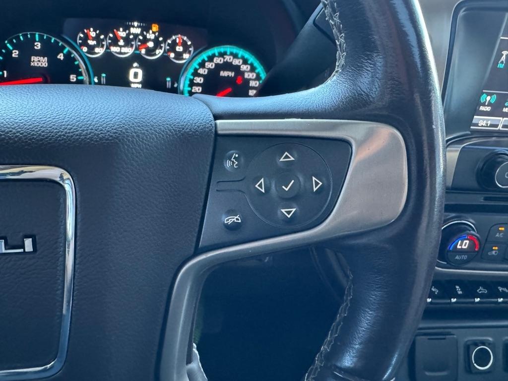 GMC Sierra 1500 4WD Crew Cab 143.5" Denali 2017