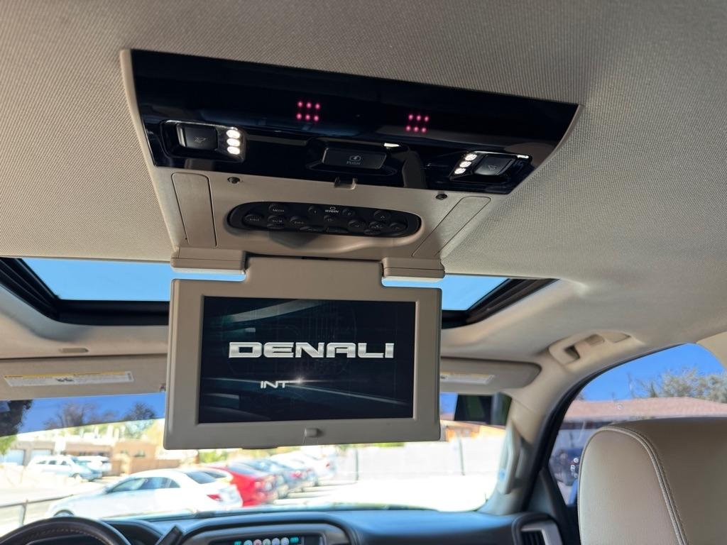 GMC Sierra 1500 4WD Crew Cab 143.5" Denali 2017