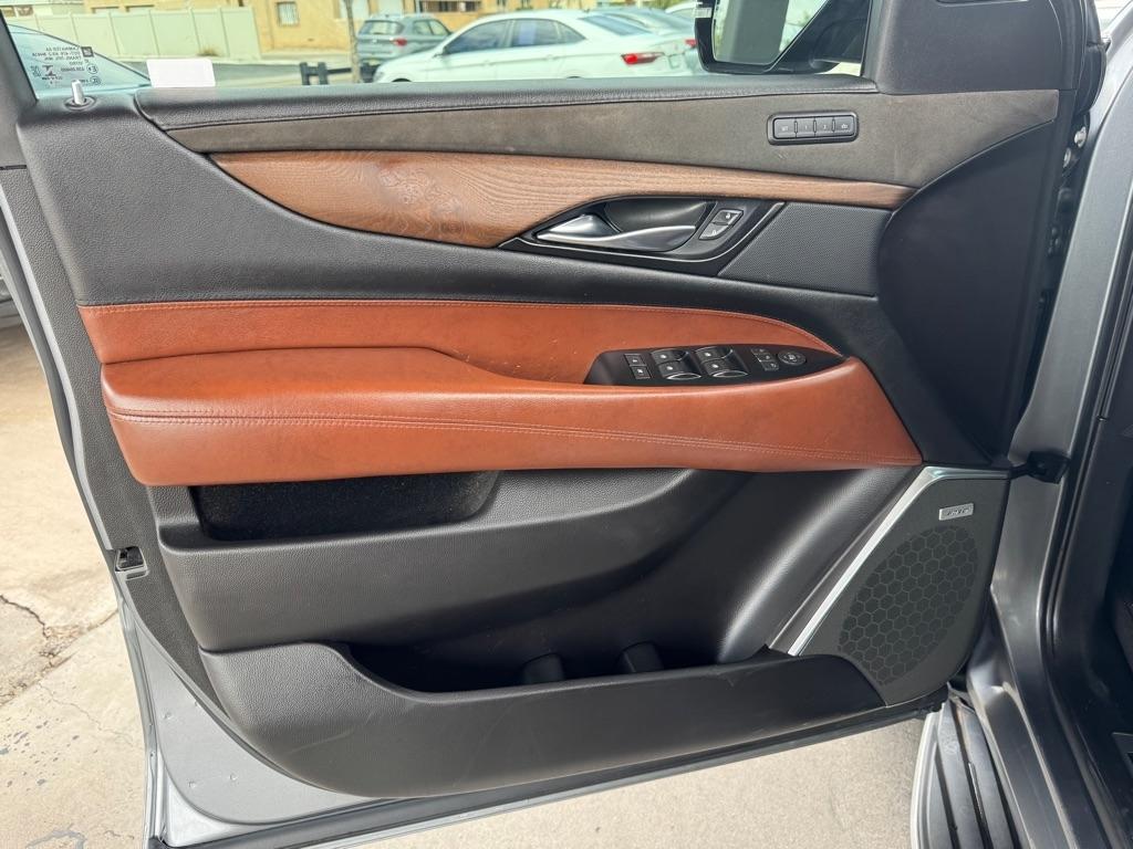 Cadillac Escalade 4WD 4dr Luxury 2019
