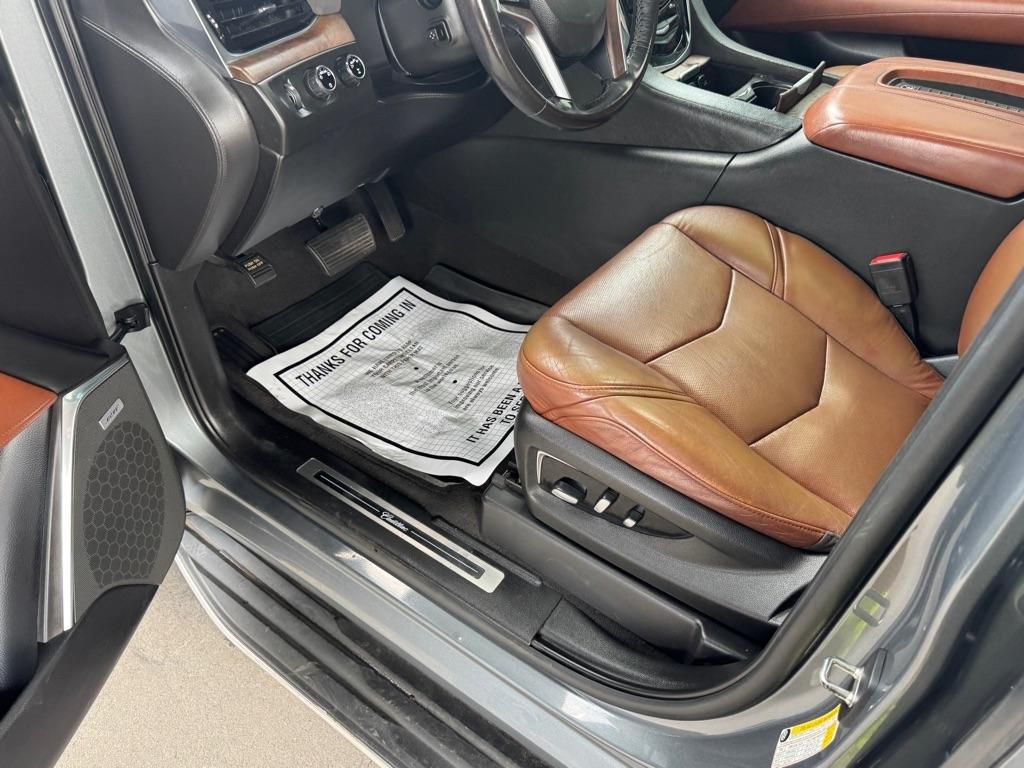 Cadillac Escalade 4WD 4dr Luxury 2019