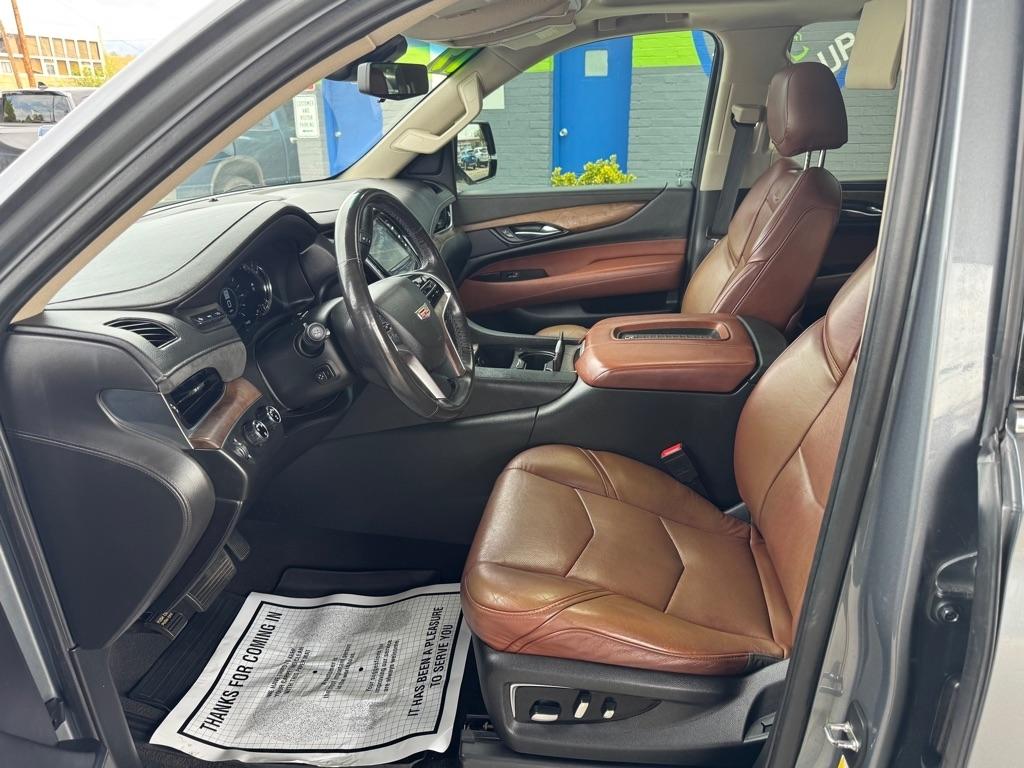 Cadillac Escalade 4WD 4dr Luxury 2019