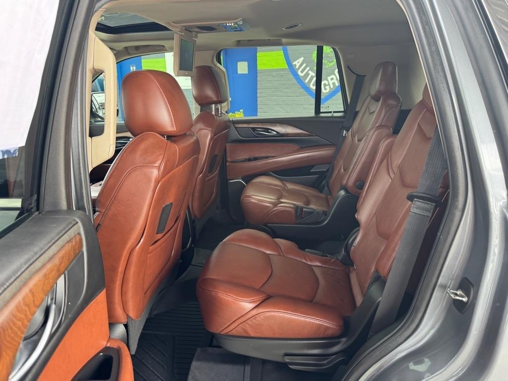 Cadillac Escalade 4WD 4dr Luxury 2019