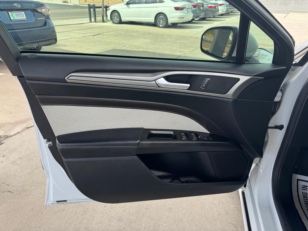 Ford Fusion SE FWD 2019