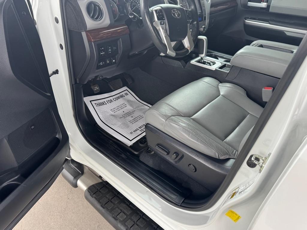 Toyota Tundra 4WD Truck CrewMax 5.7L FFV V8 6-Spd AT LTD (Natl) 2015
