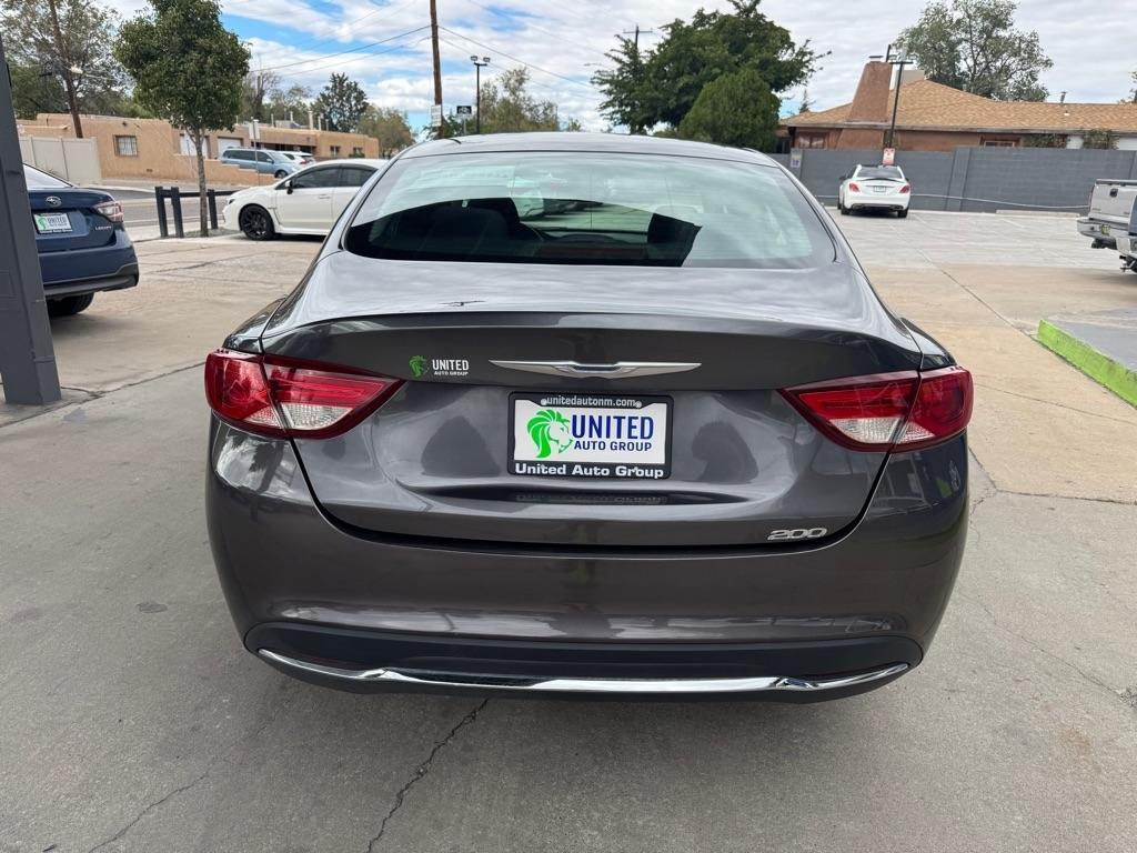 Chrysler 200 4dr Sdn Limited FWD 2015