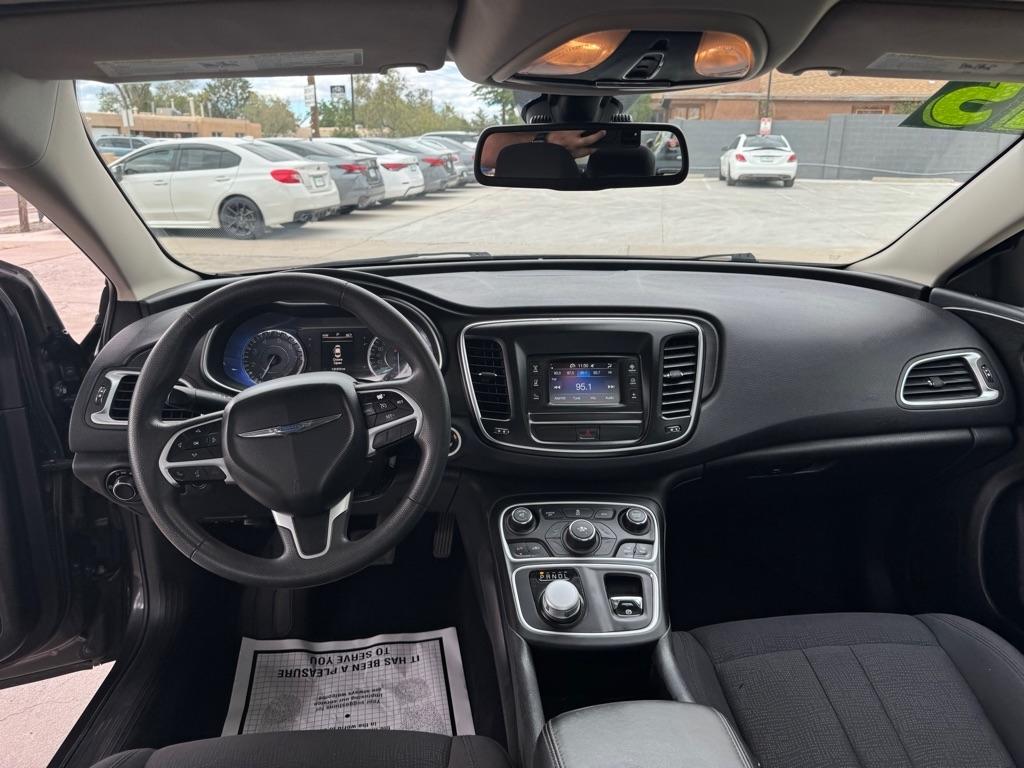Chrysler 200 4dr Sdn Limited FWD 2015