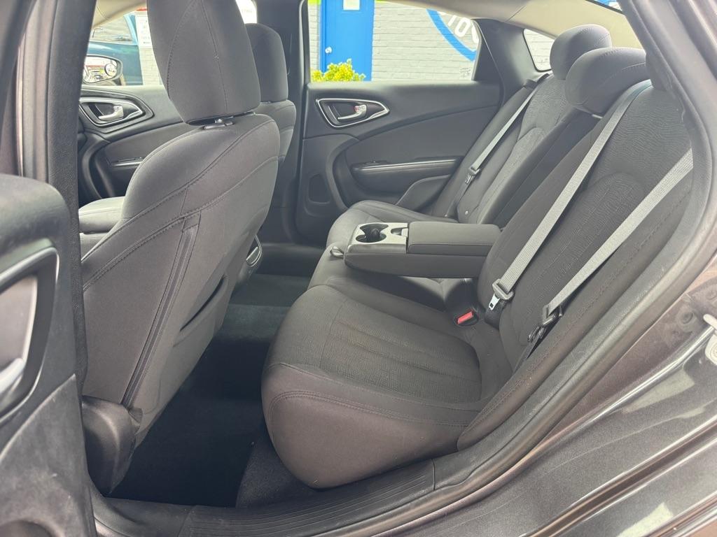 Chrysler 200 4dr Sdn Limited FWD 2015