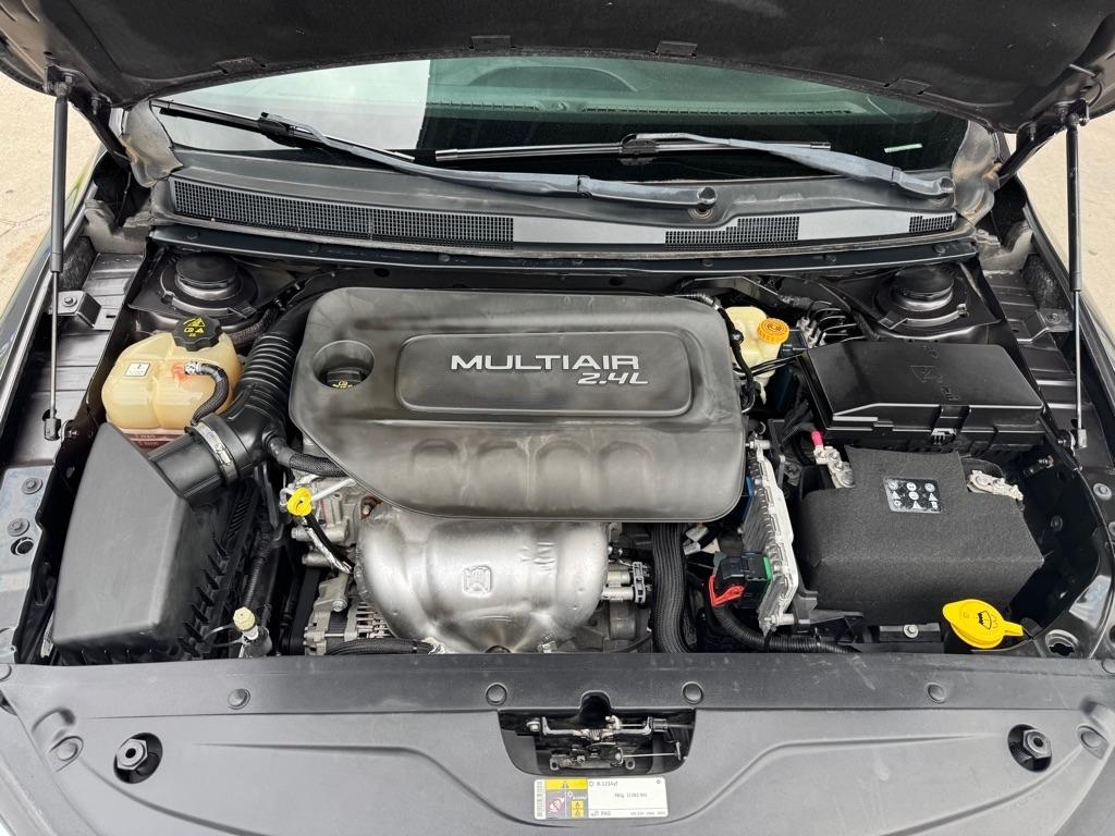 Chrysler 200 4dr Sdn Limited FWD 2015