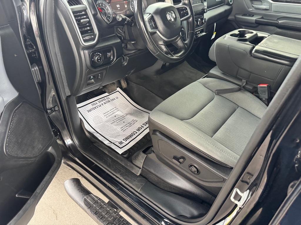 RAM 1500 Big Horn 4x4 Crew Cab 6'4" Box 2022