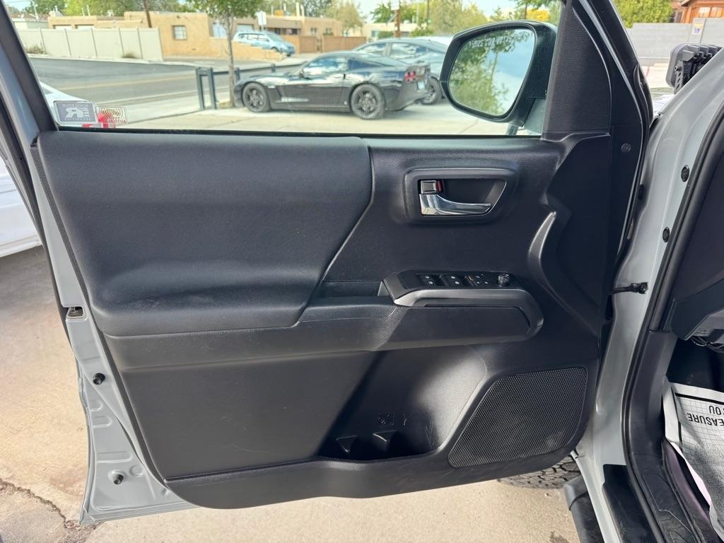 Toyota Tacoma 2WD TRD Off Road Double Cab 5' Bed V6 AT (Natl) 2020