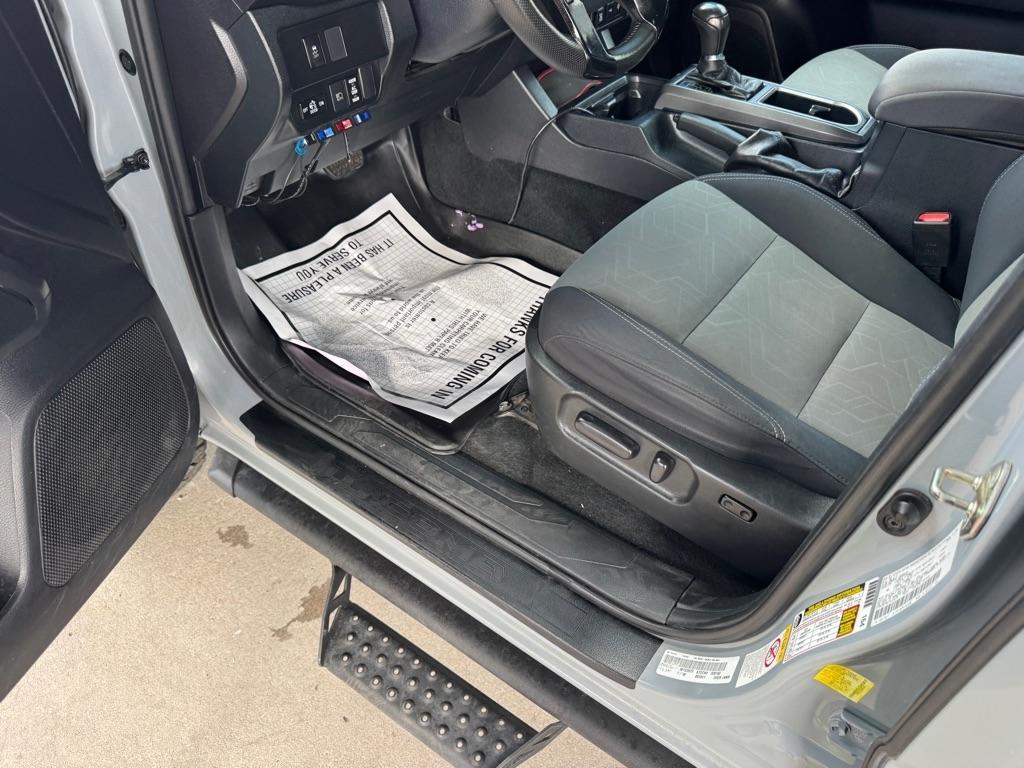 Toyota Tacoma 2WD TRD Off Road Double Cab 5' Bed V6 AT (Natl) 2020