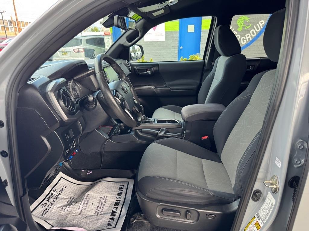 Toyota Tacoma 2WD TRD Off Road Double Cab 5' Bed V6 AT (Natl) 2020