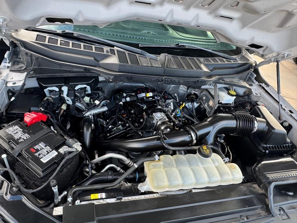 Ford F-150 XLT 2WD Reg Cab 8' Box 2022