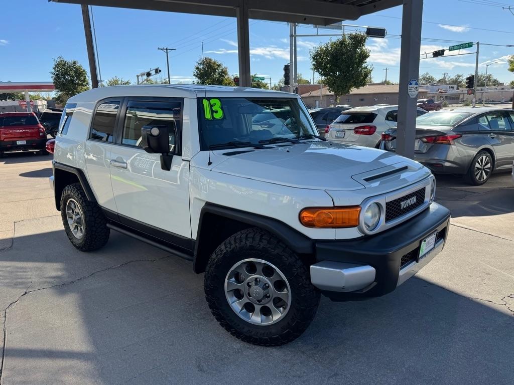 Toyota FJ Cruiser 4WD 4dr Man (Natl) 2013