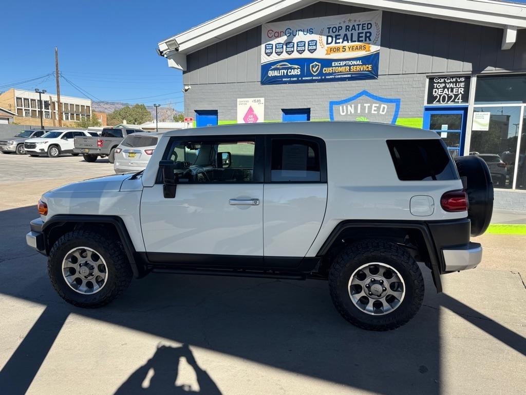 Toyota FJ Cruiser 4WD 4dr Man (Natl) 2013