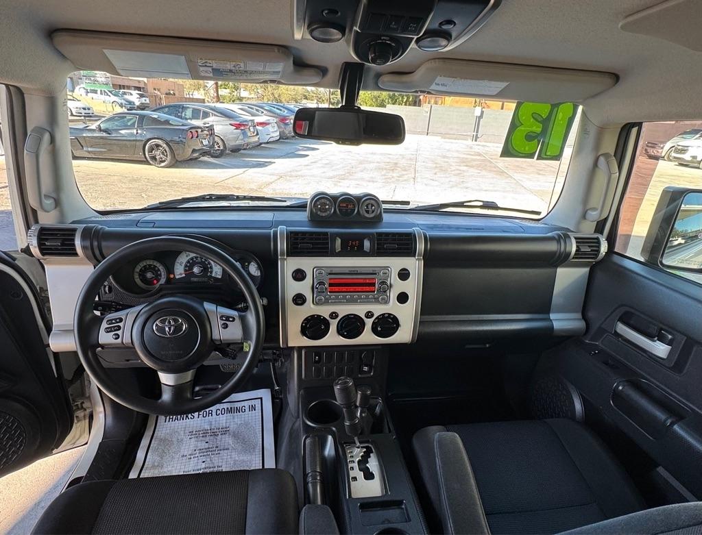 Toyota FJ Cruiser 4WD 4dr Man (Natl) 2013