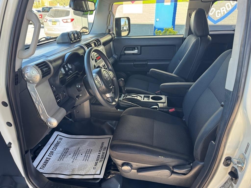 Toyota FJ Cruiser 4WD 4dr Man (Natl) 2013